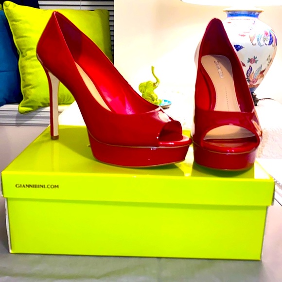 Gianni Bini Red Patent Leather Platform Stiletto Peep Toe Pumps New In Box 8M - Picture 11 of 13